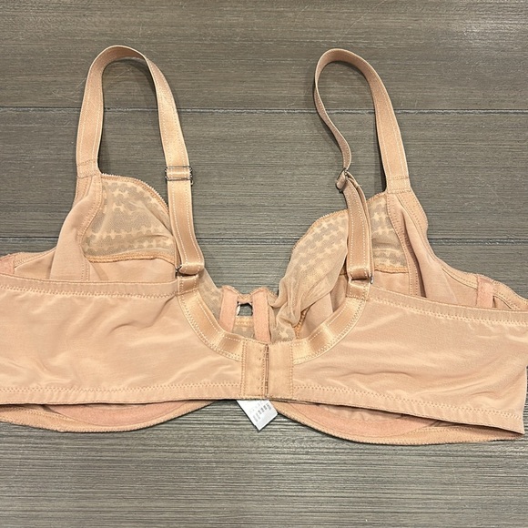 Wacoal Respect Fuller Figure Bra - Picture 6 of 9